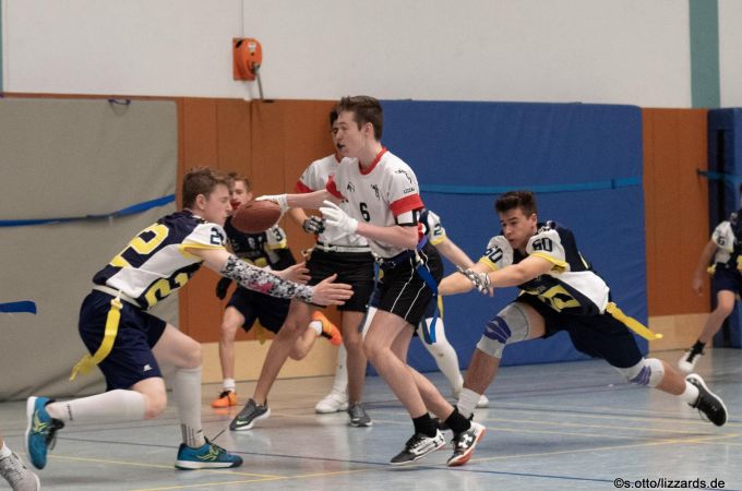 flag-football-lizzards-hornets-u16-flagliga-mitte-winter-2019-03-15.jpg