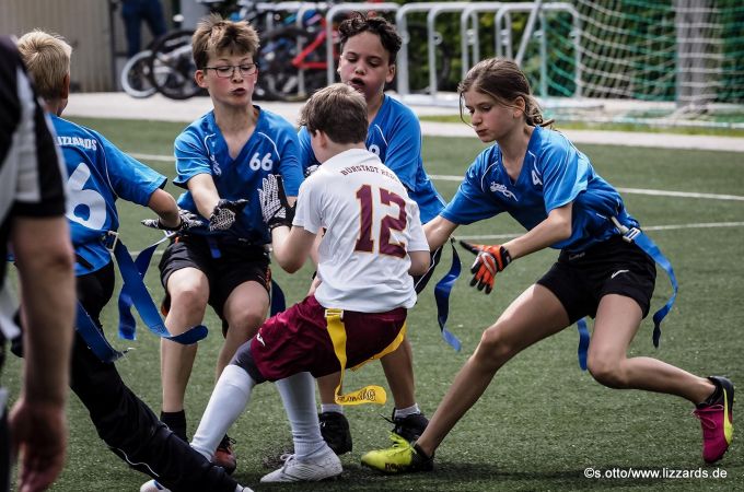 flag-football-lizzards-u13-redskins-2019-05-19-flagliga_054.jpg